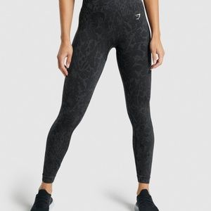 GYMSHARK ADAPT ANIMAL SEAMLESS LEGGINGS BUTTERFLY PATTERN: BLACK - SIZE M